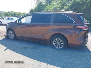2021 Toyota Sienna LE z VIN 5TDKRKEC0MS062918, wystawiony jako IAAI lot #42382540 z przebiegiem 54 271 mil mil oraz . Historia ofert i sprzedaży dostępna na DreamBid. Obrazek 3.