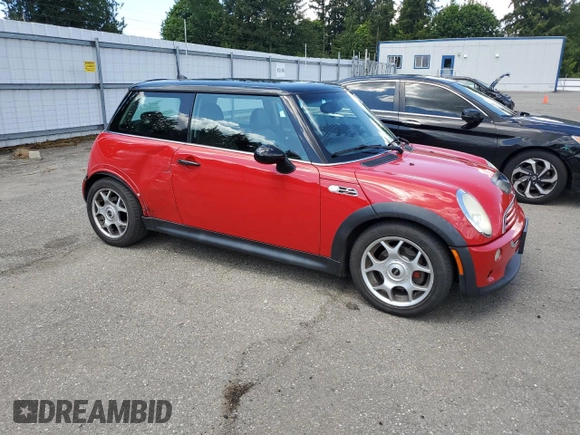 2005 MINI Hardtop S z VIN WMWRE33565TL15602, wystawiony jako Copart lot #58003515 z przebiegiem 134 495 mil mil oraz Szkoda całkowita • Salvage title. Historia ofert i sprzedaży dostępna na DreamBid. Obrazek 4.