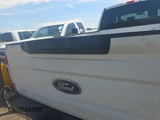 2017 Ford F-250 Lariat z VIN 1FT7W2BT0HEE35034, wystawiony jako IAAI lot #42866896 z przebiegiem 169 071 mil mil oraz . Historia ofert i sprzedaży dostępna na DreamBid. Obrazek 35.