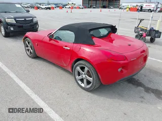 2007 Pontiac Solstice z VIN 1G2MB35B07Y112451, wystawiony jako IAAI lot #41991283 z przebiegiem 163 216 mil mil oraz . Historia ofert i sprzedaży dostępna na DreamBid. Obrazek 3.