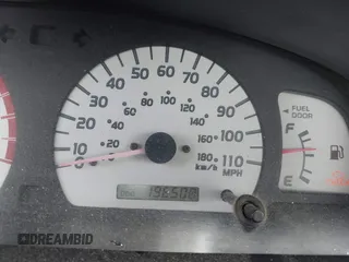2001 Toyota Tacoma z VIN 5TENL42N81Z781994, wystawiony jako IAAI lot #42257348 z przebiegiem 196 508 mil mil oraz . Historia ofert i sprzedaży dostępna na DreamBid. Obrazek 7.