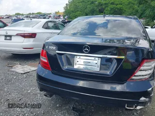 2011 Mercedes-Benz C 300 Sport с VIN WDDGF5EB1BA509120, выставлен на аукционе IAAI как лот 42262895 с пробегом 166 136 миль миль и . История ставок и продаж доступна на DreamBid. Изображение 16.