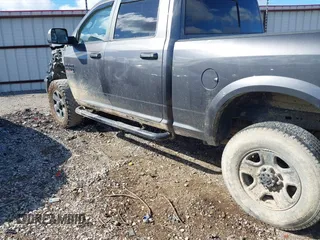 2018 Ram 2500 Big Horn with VIN 3C6UR5DLXJG341371, listed as a IAAI auction lot 41371836 with 197,924 mi miles. Bid and sale history available at carsss.com. Image 15.