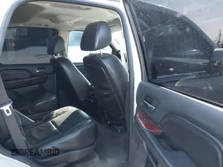 2008 Cadillac Escalade with VIN 1GYEC63868R231682, listed as a IAAI auction lot 41192659 with 194,604 mi miles. Bid and sale history available at carsss.com. Image 8.