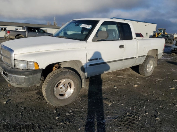 1998 Dodge Ram 1500 with VIN 3B7HF13Z1WG235500, listed as a Copart auction lot 89328325 with 173,501 mi miles and Salvage Title. Bid and sale history available at carsss.com. Image 1.