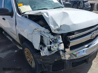 2007 Chevrolet Silverado 1500 LT w/1LT with VIN 2GCEC13C471716312, listed as a IAAI auction lot 41792270 with 84,649 mi miles. Bid and sale history available at carsss.com. Image 6.