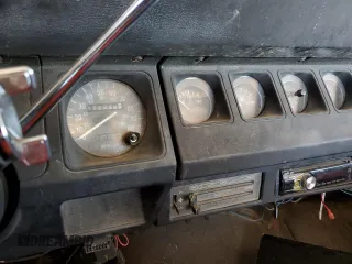 1988 Jeep Wrangler with VIN 2BCCZ8116JB540866, listed as a Copart auction lot 43832395 with 136,243 mi miles and Salvage Title. Bid and sale history available at carsss.com. Image 9.