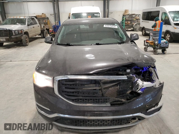 2019 GMC Acadia SLE z VIN 1GKKNRLA9KZ133281, wystawiony jako Copart lot #83076854 z przebiegiem 87 097 mil mil oraz Czysty tytuł • Clean title. Historia ofert i sprzedaży dostępna na DreamBid. Obrazek 5.