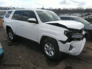 2018 Toyota 4Runner SR5 with VIN JTEZU5JR3J5176336, listed as a IAAI auction lot 41719057 with 152,797 mi miles. Bid and sale history available at carsss.com. Image 1.