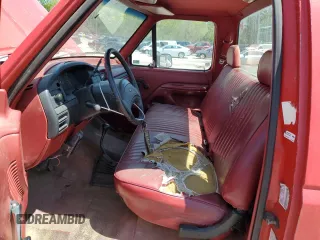1992 Ford F-150 z VIN 1FTEF14Y8NNA77218, wystawiony jako Copart lot #53030235 z przebiegiem 316 393 mil mil oraz Czysty tytuł • Clean title. Historia ofert i sprzedaży dostępna na DreamBid. Obrazek 7.