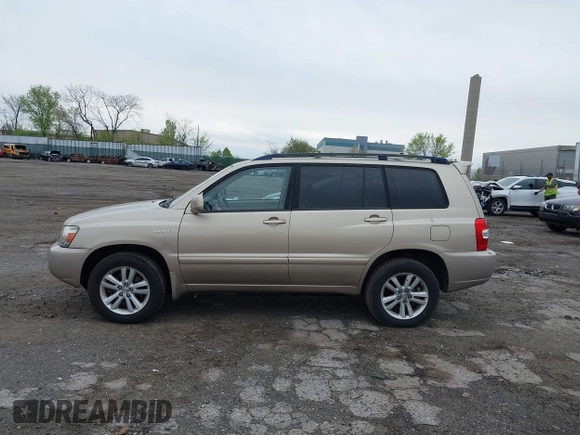 2006 Toyota Highlander Hybrid with VIN JTEEW21AX60007243, listed as a IAAI auction lot 42032134 with 154,901 mi miles. Bid and sale history available at carsss.com. Image 14.