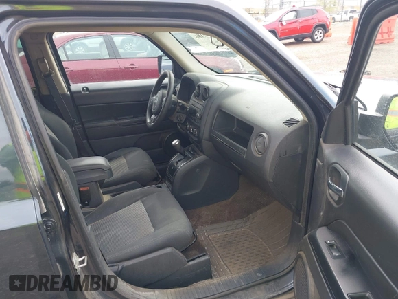2014 Jeep Patriot Sport with VIN 1C4NJPBB6ED906017, listed as a IAAI auction lot 42097186 with 203,896 mi miles. Bid and sale history available at carsss.com. Image 5.