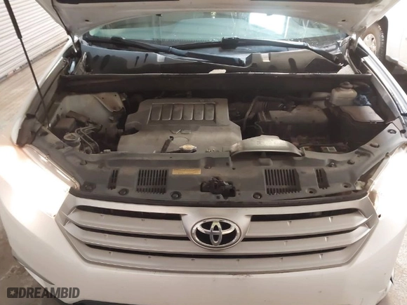 2011 Toyota Highlander Limited with VIN 5TDYK3EHXBS031334, listed as a IAAI auction lot 41521311 with 134,230 mi miles. Bid and sale history available at carsss.com. Image 10.