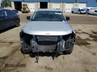 2023 Jeep Grand Cherokee Laredo z VIN 1C4RJKAG5P8821179, wystawiony jako Copart lot #54666005 z przebiegiem 13 225 mil mil oraz Szkoda całkowita • Salvage title. Historia ofert i sprzedaży dostępna na DreamBid. Obrazek 5.