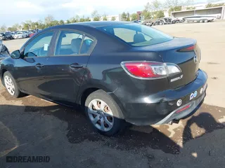2011 Mazda Mazda3 i Sport with VIN JM1BL1UG4B1373598, listed as a IAAI auction lot 41976118 with 172,809 mi miles. Bid and sale history available at carsss.com. Image 3.