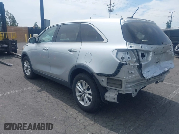 2019 Kia Sorento L with VIN 5XYPG4A30KG575383, listed as a IAAI auction lot 41958901 with 102,797 mi miles. Bid and sale history available at carsss.com. Image 3.
