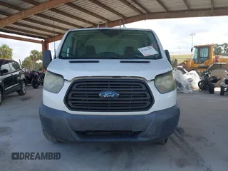 2015 Ford Transit Cargo z VIN 1FTNR1ZMXFKA45161, wystawiony jako IAAI lot #42181449 z przebiegiem 130 096 mil mil oraz . Historia ofert i sprzedaży dostępna na DreamBid. Obrazek 12.