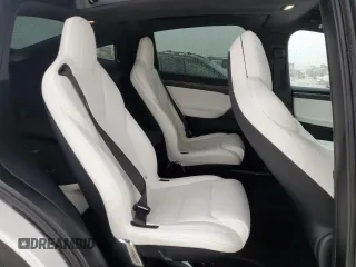 2017 Tesla Model X 90D z VIN 5YJXCBE22HF076134, wystawiony jako Copart lot #41828555 z przebiegiem 214 443 mil mil oraz Szkody całkowita. Historia ofert i sprzedaży dostępna na DreamBid. Obrazek 11.