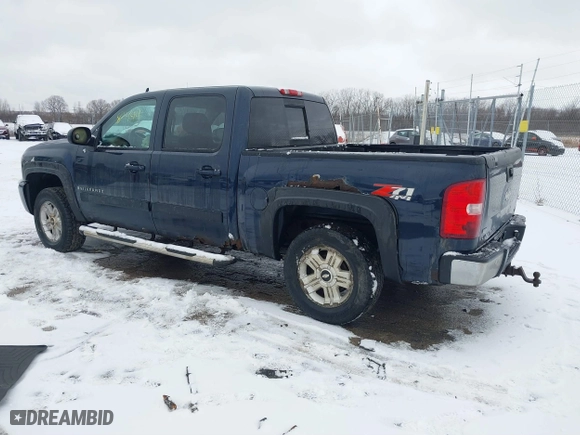 2007 Chevrolet Silverado 1500 LT w/1LT with VIN 3GCEK13367G527073, listed as a IAAI auction lot 41481444 with 169,642 mi miles. Bid and sale history available at carsss.com. Image 3.