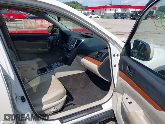 2014 Subaru Outback Limited with VIN 4S4BRBLC2E3309969, listed as a IAAI auction lot 42782324 with 187,771 mi miles and . Bid and sale history available at DreamBid. Image 5.