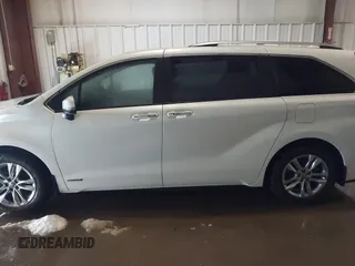 2021 Toyota Sienna Limited with VIN 5TDZSKFCXMS031760, listed as a IAAI auction lot 41294945 with 68,804 mi miles and . Bid and sale history available at DreamBid. Image 14.