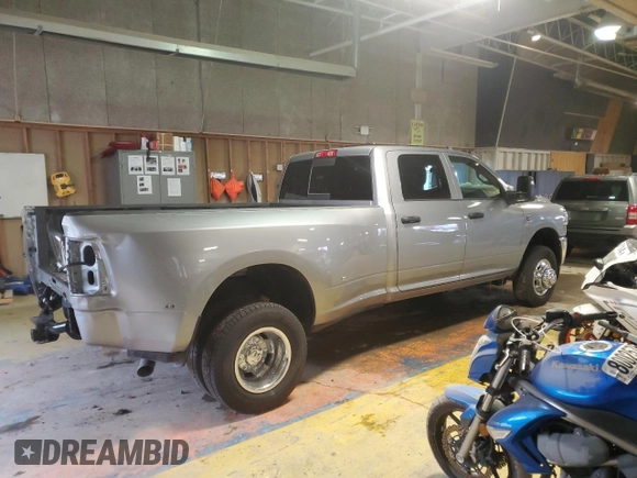 2024 Ram 3500 Tradesman with VIN 3C63RRGL9RG242843, listed as a Copart auction lot 84897484 with 827 mi miles and Salvage Title. Bid and sale history available at carsss.com. Image 3.