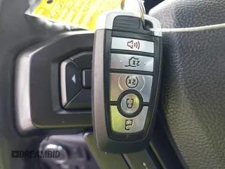 2019 Ford Expedition Limited z VIN 1FMJU2AT6KEA18257, wystawiony jako IAAI lot #42367104 z przebiegiem Nie podano mil oraz . Historia ofert i sprzedaży dostępna na DreamBid. Obrazek 11.