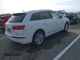 2017 Audi Q7 Premium Plus with VIN WA1LAAF78HD041060, listed as a IAAI auction lot 40892654 with 172,005 mi miles and . Bid and sale history available at DreamBid. Image 4.