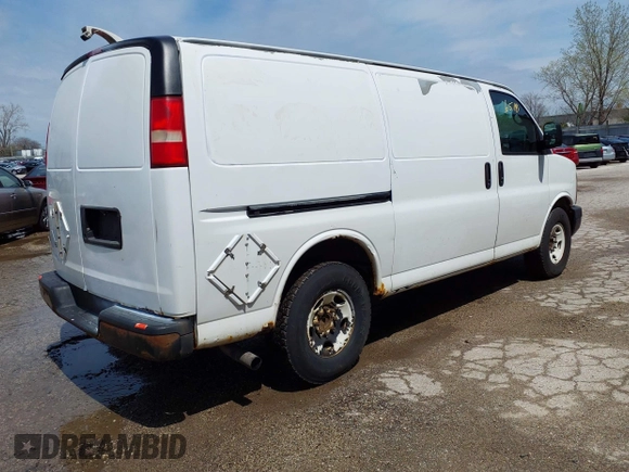 2012 GMC Savana Cargo with VIN 1GTW7FCA8C1200300, listed as a IAAI auction lot 42016518 with 259,841 mi miles. Bid and sale history available at carsss.com. Image 4.