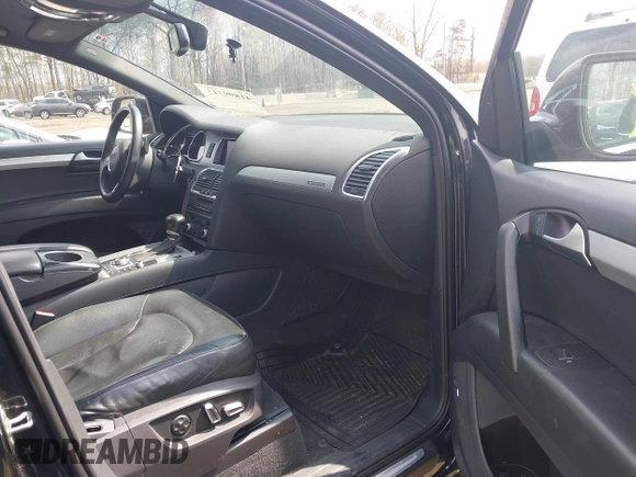 2013 Audi Q7 S line Prestige z VIN WA1DGAFE2DD014884, wystawiony jako IAAI lot #41899713 z przebiegiem 130 141 mil mil oraz . Historia ofert i sprzedaży dostępna na DreamBid. Obrazek 5.