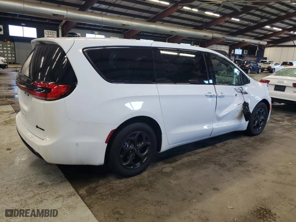 2024 Chrysler Pacifica Hybrid S Appearance Pkg with VIN 2C4RC1S73RR112003, listed as a Copart auction lot 85202754 with 20,070 mi miles and Clean Title. Bid and sale history available at carsss.com. Image 3.