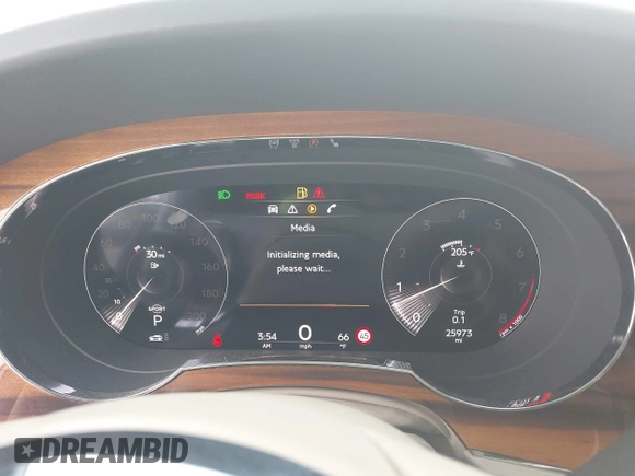 2021 Bentley Bentayga V8 z VIN SJAAM2ZV5MC038171, wystawiony jako IAAI lot #42057762 z przebiegiem 25 973 mil mil oraz . Historia ofert i sprzedaży dostępna na DreamBid. Obrazek 7.