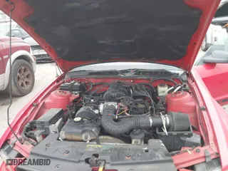 2005 Ford Mustang Deluxe with VIN 1ZVFT80N555166470, listed as a IAAI auction lot 41925440 with 162,777 mi miles. Bid and sale history available at carsss.com. Image 10.