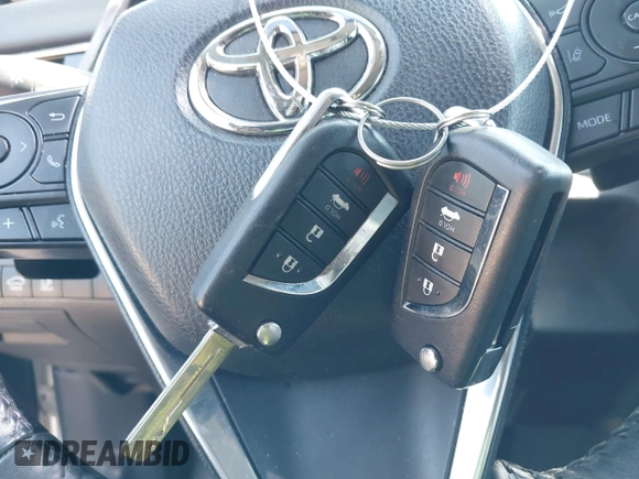 2019 Toyota Camry LE z VIN 4T1B11HK6KU266275, wystawiony jako IAAI lot #41978900 z przebiegiem 84 202 mil mil oraz . Historia ofert i sprzedaży dostępna na DreamBid. Obrazek 11.
