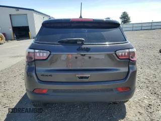 2020 Jeep Compass Latitude z VIN 3C4NJDBB2LT161837, wystawiony jako Copart lot #57730035 z przebiegiem 37 689 mil mil oraz Szkoda całkowita • Salvage title. Historia ofert i sprzedaży dostępna na DreamBid. Obrazek 6.