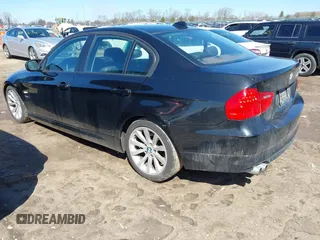 2011 BMW 3 Series 328i xDrive with VIN WBAPK5G50BNN29443, listed as a IAAI auction lot 41883938 with 143,757 mi miles. Bid and sale history available at carsss.com. Image 3.