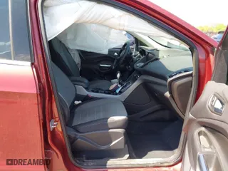 2014 Ford Escape SE with VIN 1FMCU0GX0EUB54675, listed as a IAAI auction lot 41865057 with 145,632 mi miles. Bid and sale history available at carsss.com. Image 5.
