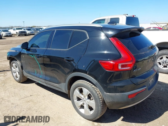 2019 Volvo XC40 Momentum with VIN YV4162XZ3K2018371, listed as a IAAI auction lot 41650401 with 86,647 mi miles and . Bid and sale history available at carsss.com. Image 3.