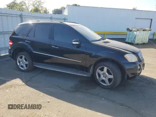 2008 Mercedes-Benz M 550 z VIN 4JGBB72E98A408602, wystawiony jako Copart lot #53737675 z przebiegiem 209 796 mil mil oraz Szkoda całkowita • Salvage title. Historia ofert i sprzedaży dostępna na DreamBid. Obrazek 4.