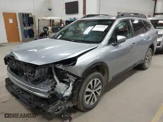 2022 Subaru Outback Premium with VIN 4S4BTAFC9N3222268, listed as a IAAI auction lot 41683690 with 30,462 mi miles. Bid and sale history available at carsss.com. Image 2.