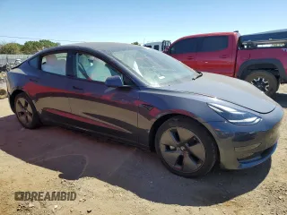 2022 Tesla Model 3 z VIN 5YJ3E1EA2NF336165, wystawiony jako Copart lot #80166114 z przebiegiem 23 097 mil mil oraz Szkoda całkowita • Salvage title. Historia ofert i sprzedaży dostępna na DreamBid. Obrazek 4.