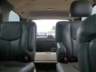 2004 GMC Yukon SLT with VIN 1GKEK13Z74J295635, listed as a Copart auction lot 70412114 with 262,062 mi miles and Salvage Title. Bid and sale history available at carsss.com. Image 10.
