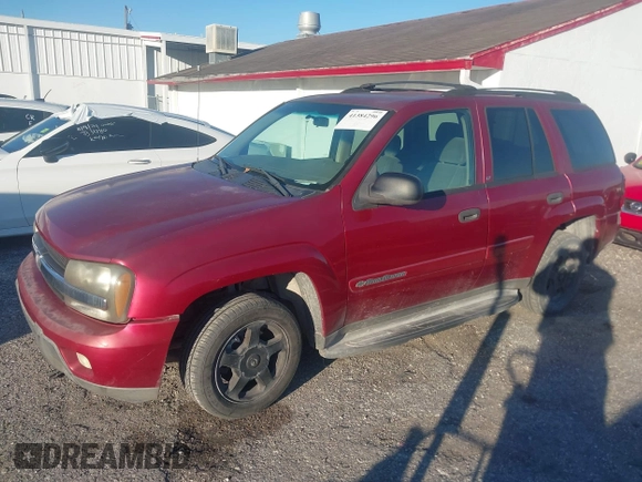 2003 Chevrolet TrailBlazer LS with VIN 1GNDS13S932167925, listed as a IAAI auction lot 41384296 with 207,587 mi miles. Bid and sale history available at carsss.com. Image 2.