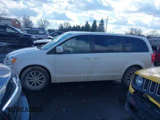 2020 Dodge Grand Caravan SE with VIN 2C4RDGBG6LR240369, listed as a IAAI auction lot 41651206 with 101,814 mi miles and . Bid and sale history available at DreamBid. Image 14.