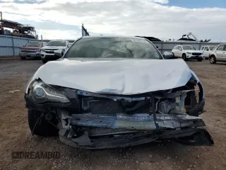 2017 Toyota 86 z VIN JF1ZNAA10H9700877, wystawiony jako Copart lot #51345715 z przebiegiem 76 409 mil mil oraz Szkoda całkowita • Salvage title. Historia ofert i sprzedaży dostępna na DreamBid. Obrazek 5.
