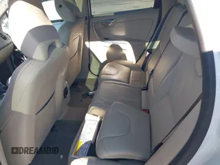 2013 Volvo XC60 T6 with VIN YV4902DZ8D2420737, listed as a IAAI auction lot 41986161 with 165,954 mi miles. Bid and sale history available at carsss.com. Image 8.
