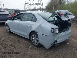 2017 Volkswagen Jetta S с VIN 3VW2B7AJ3HM384428, выставлен на аукционе IAAI как лот 41942676 с пробегом 57 167 миль миль и . История ставок и продаж доступна на DreamBid. Изображение 3.
