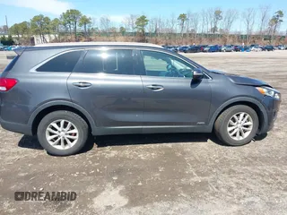 2017 Kia Sorento LX with VIN 5XYPGDA33HG215811, listed as a IAAI auction lot 41911945 with 74,660 mi miles. Bid and sale history available at carsss.com. Image 13.