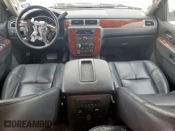 2013 Chevrolet Avalanche LT with VIN 3GNMCFE0XDG150663, listed as a Copart auction lot 57417395 with 141,470 mi miles and Salvage title. Bid and sale history available at DreamBid. Image 8.