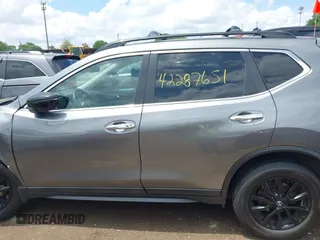 2018 Nissan Rogue SV z VIN 5N1AT2MV3JC720403, wystawiony jako IAAI lot #42287651 z przebiegiem 94 156 mil mil oraz . Historia ofert i sprzedaży dostępna na DreamBid. Obrazek 14.